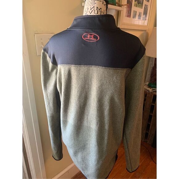 Under Armour Pullover - Picture 2 of 7